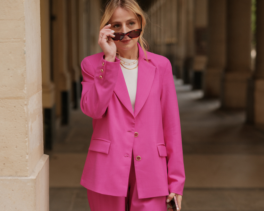 marque de prêt-à-porter premium femme, tailleur femme élégant, ensemble coordonné chic, power suit féminin, ANTIGONE Paris, ANTIGONE, matching set.